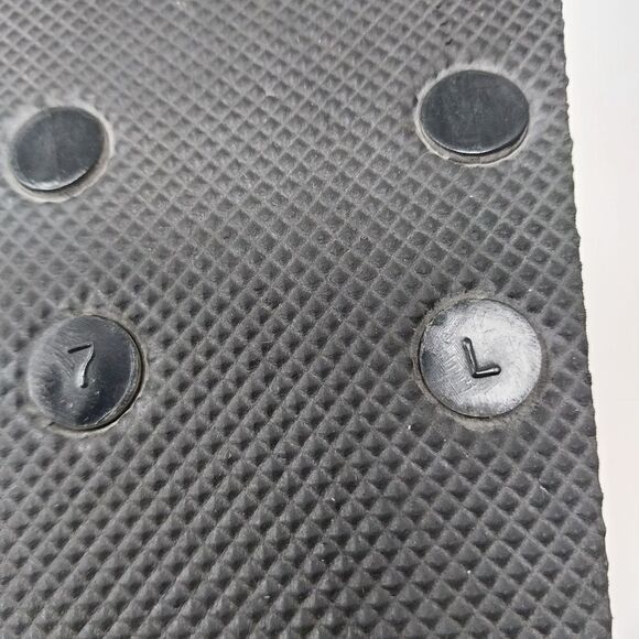 OLD NAVY SANDALS/FLIP FLOPS. BLACK. SIZE 7. - Picture 7 of 7